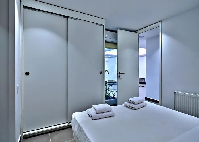 Walk To Naousa, 5Br Pool Villa,Villa Yagha *