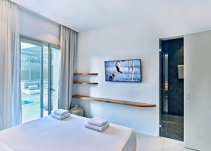 Walk To Naousa, 5Br Pool Villa,Villa Yagha *