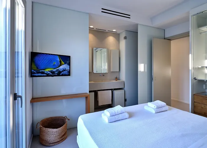 Villa Walk To Naousa, 5Br Pool Villa,Villa Yagha